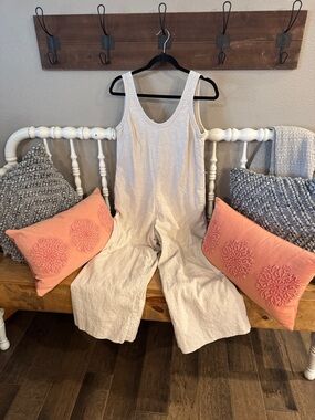 Banana Republic EUC Cream Linen-Blend Wide-Leg Jumpsuit with pockets